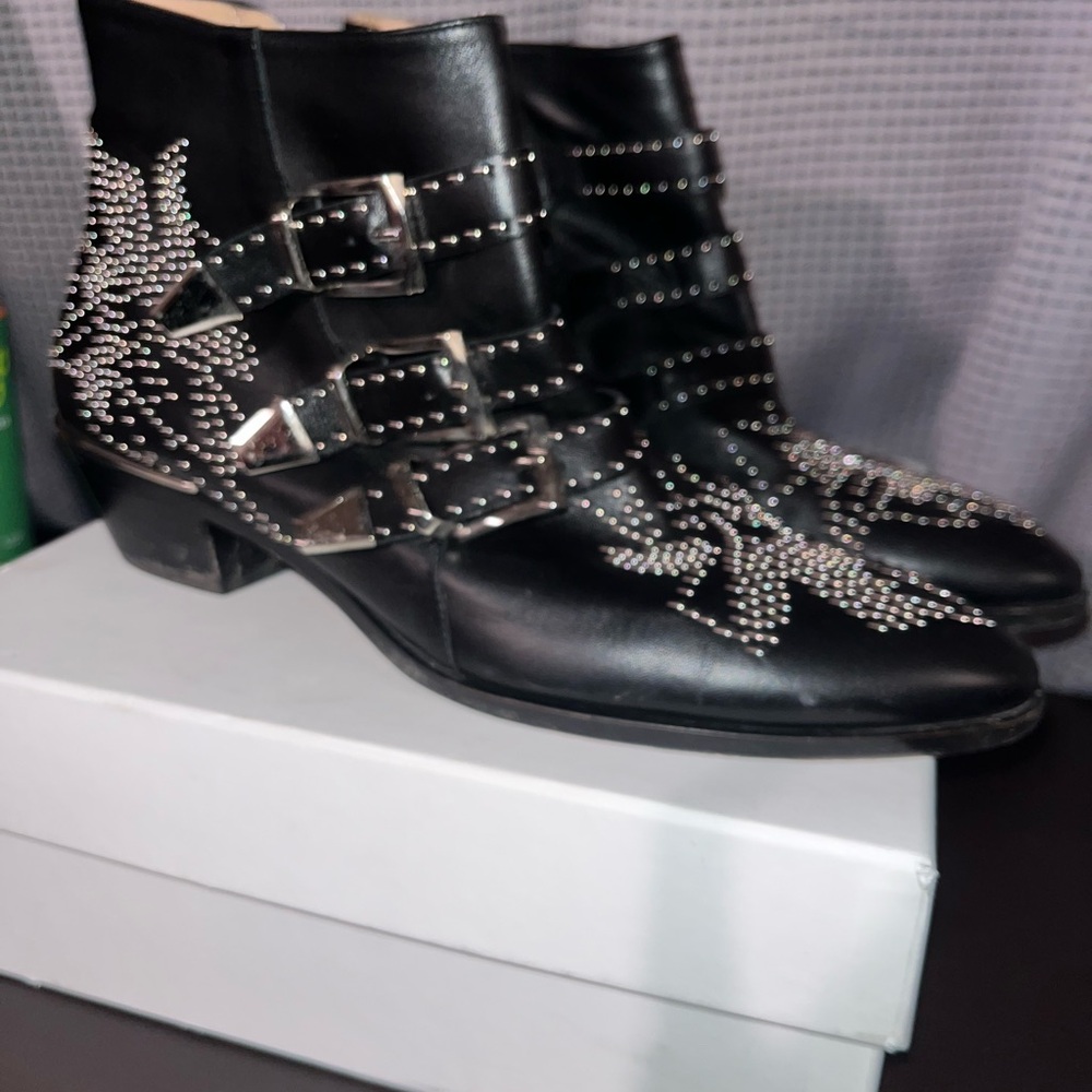 Authentic Chloe Susanna Boots
Sz 42